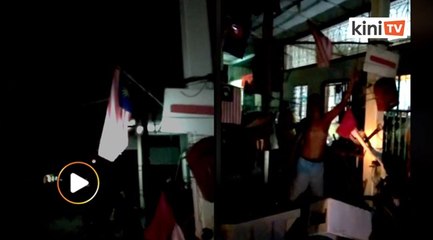 Lelaki jerit-jerit minta tukar bendera terbalik