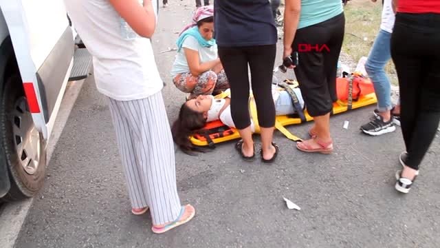 BURDUR Hafif ticari araçla otomobil çarpıştı 1 ölü, 8 yaralı