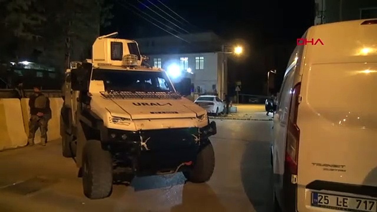 Polis merkezi önünde silahlı kavga