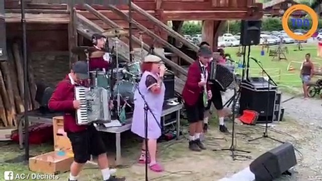 Reprise de “Back in Black” d'AC/DC par AC/Déchets !