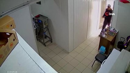 Gaziosmanpaşa'da köfteci dükkanında silahlı saldırı kamerada