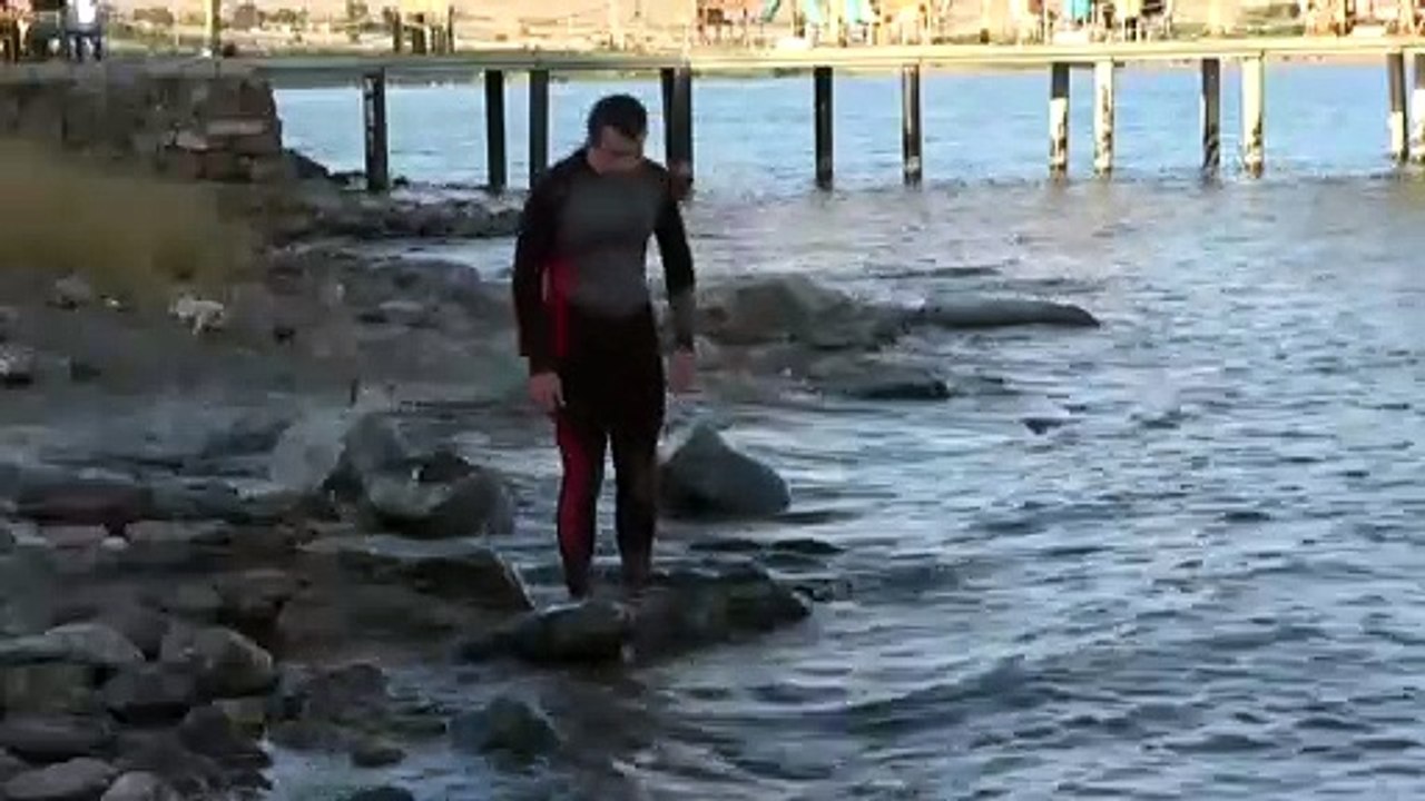 Van Gölü kıyılarında yavru İnci Kefali şöleni