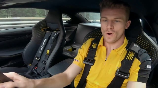 Nico Hülkenberg prueba el Infiniti Q60 Project Black S
