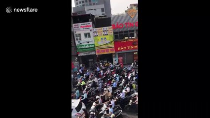 Rush-hour queues in Vietnam go on FOREVER