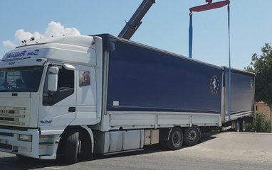 Rende (CS) - Camion bloccato sulla statale 107 in località Cutura (22.08.19)