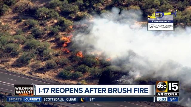 Brush fire burns near Sunset Point along I-17