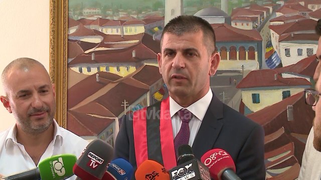 PD: Kryebashkiaku i Vores i denuar dhe debuar nga Greqia