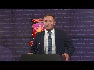 Партиите се препукуваат, правна држава или театар на власта?