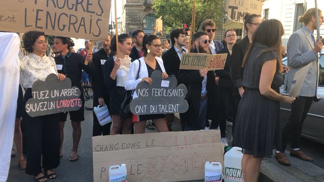 A Rennes, les pesticides inspirent de drôles de comédiens