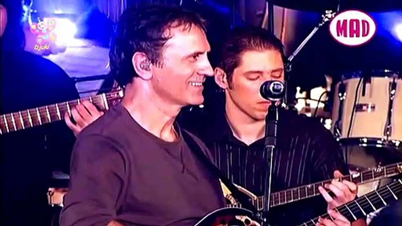ENAS KOMPOS I CHARA MOU - Babis Stokas & George Dalaras (Live)