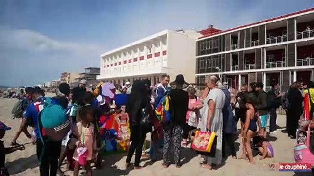 Près de 1000 isérois sur les plages de Palavas pour la journée des oubliés des vacances du Secours populaire