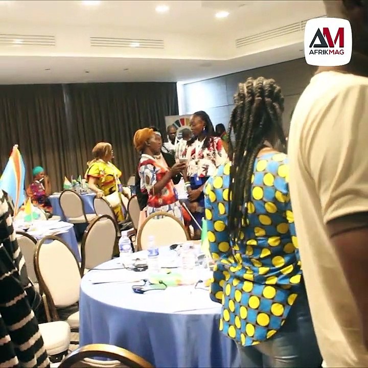 Consultation régionale des jeunes femmes sur Beinjing +25 à Abidjan.