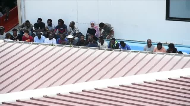 España va a acoger a quince de los inmigrantes del Open Arms