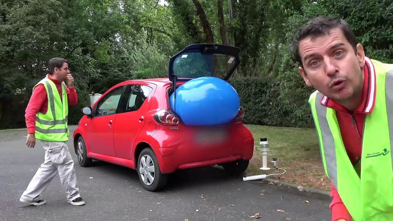 DÉFI • ON GONFLE UN BALLON GÉANT DANS LA VOITURE ! - Studio Bubble Tea