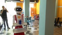 Los robots camareros llegan a València