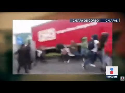 Desalojan a normalistas en Chiapas tras bloquear caseta | Noticias con Ciro Gómez Leyva