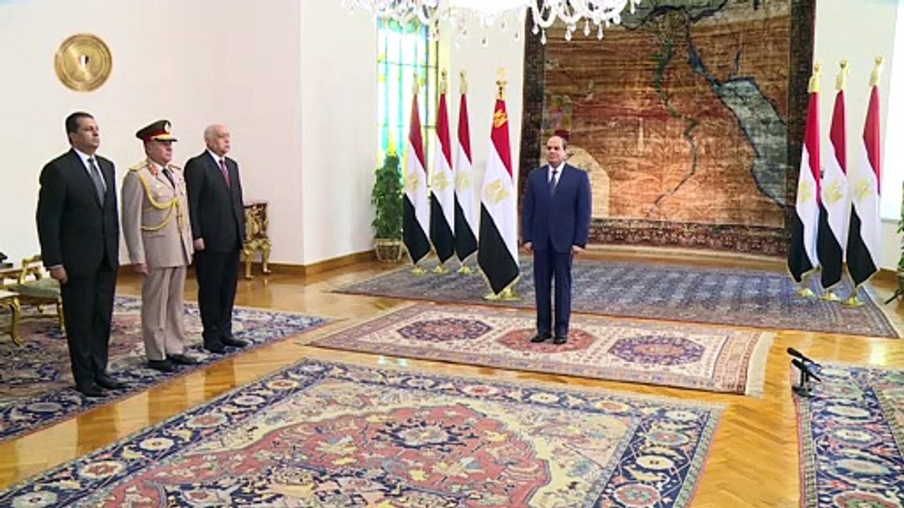 رئيس هيئة قضايا الدولة يؤدى اليمين الدستورية أمام السيسى