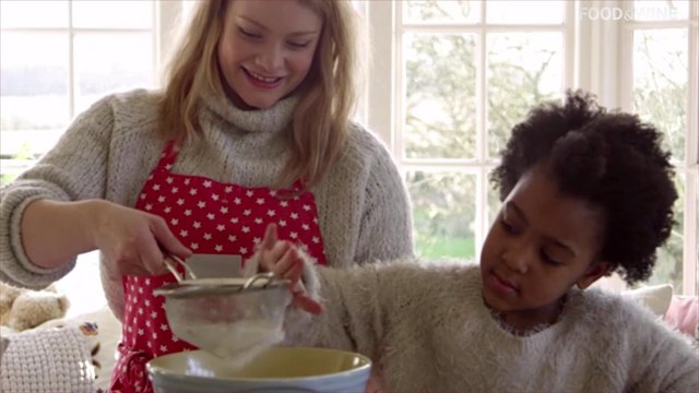 10 Essential Kitchen Aprons You'll Use for Every Holiday