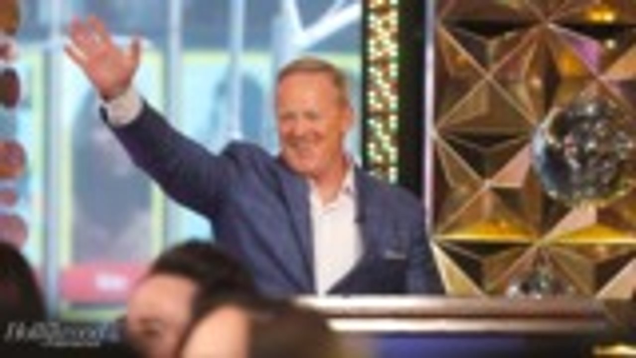 Sean Spicer on 'Dancing With the Stars' Backlash: "Hope It Will Be a Politics-Free Zone" | THR News