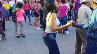 Beautiful Ladies from Mexico Dance Very Very Well -  Mexicanos Que Nacieron para Bailar