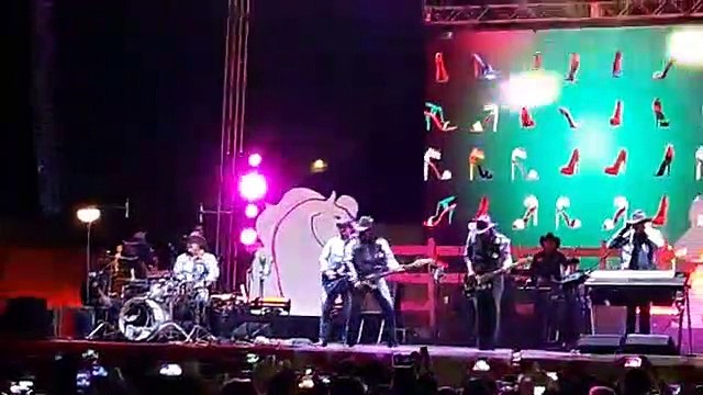 Bronco - Con zapatos de tacon en vivo