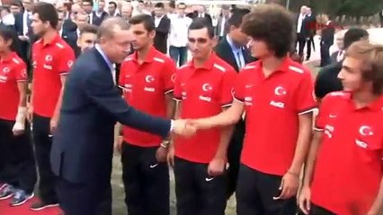 Erdoğan 5 yıl önce genç sporcuyu dövmelerini sildirmesi için böyle uyarmıştı