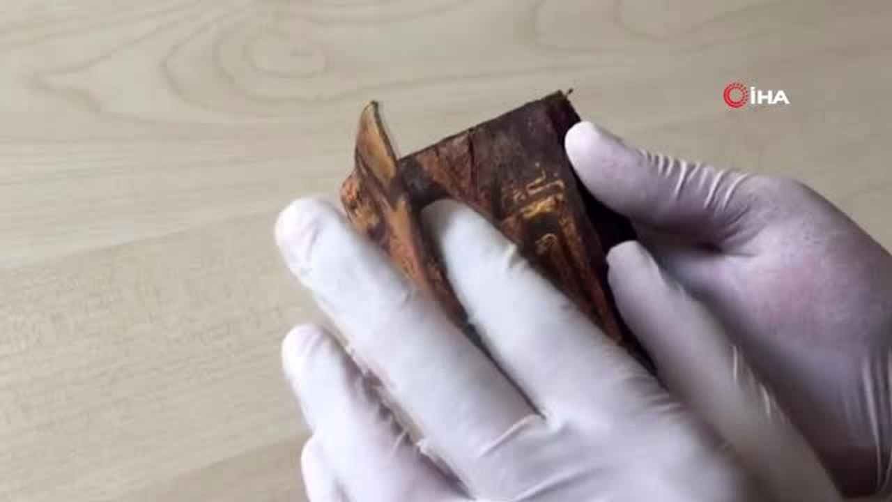 Tekirdağ'da 1500 yıllık sayfalık Tevrat tesfiri ele geçirildi.