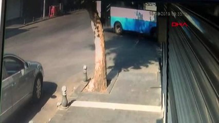 GAZİANTEP Ölümlü kaza anı güvenlik kamerasına yansıdı