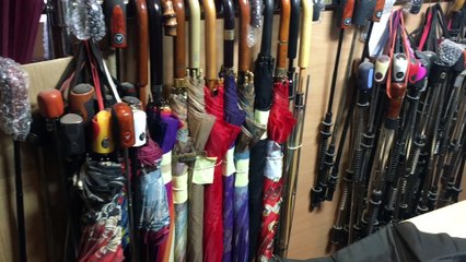 Zamiast wyrzucić parasol wolą go naprawić. Ile kosztuje naprawa prasola?