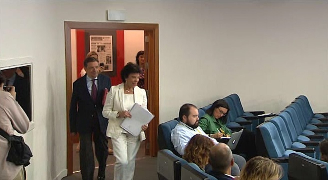 Planas y Celaá tras Consejo de Ministros