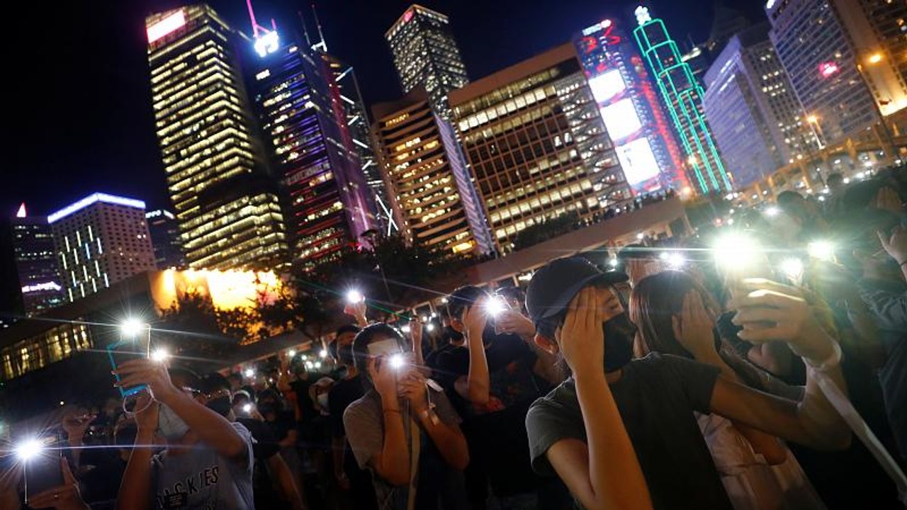 Menschenkette in Hongkong: Erinnerung an den 'Baltischen Weg' von 1989