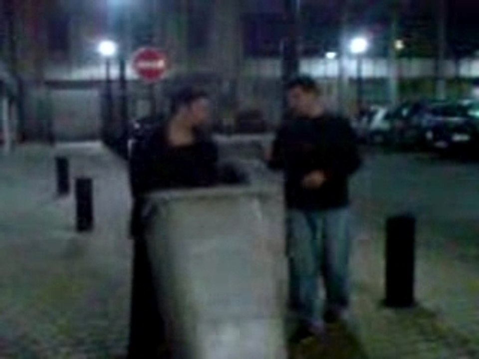 meuf bourrée placeviarme nantes janvier 2008 grinder