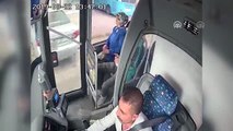 Otobüste rahatsızlanan yolcuyu şoför hastaneye götürdü