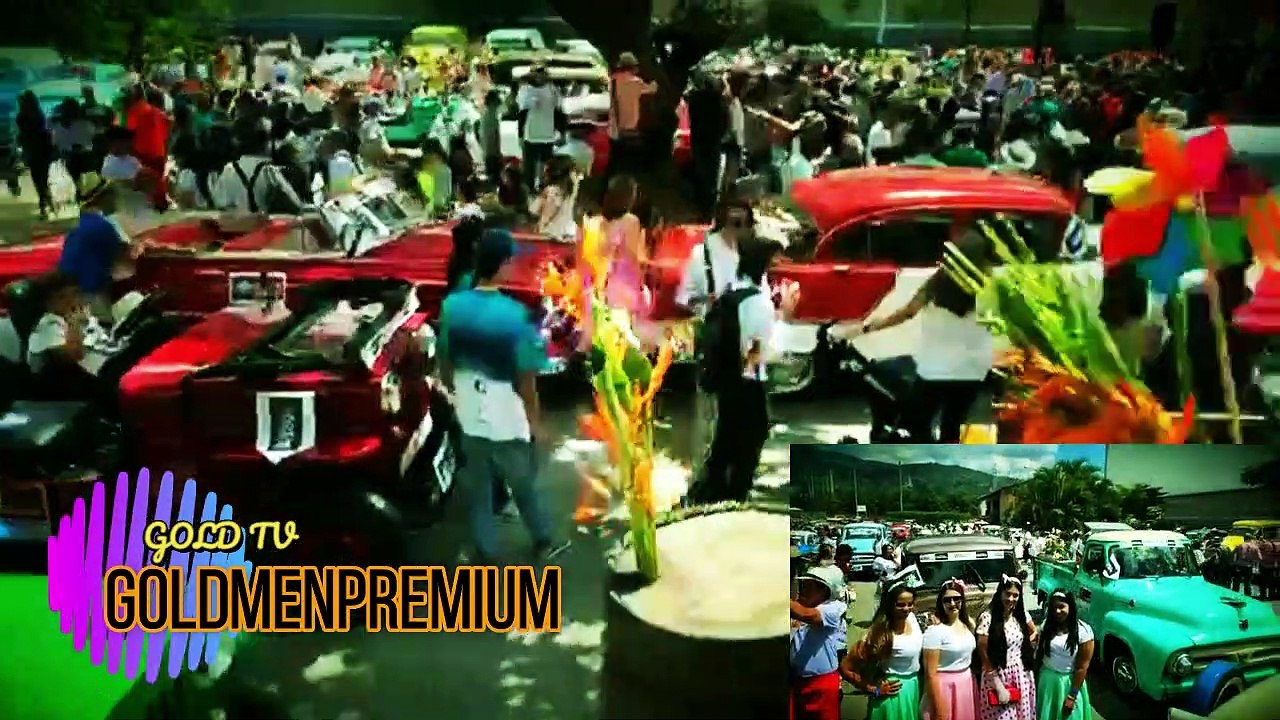 DESFILE DE CARROS ANTIGUO  EN  MEDELLÍN
