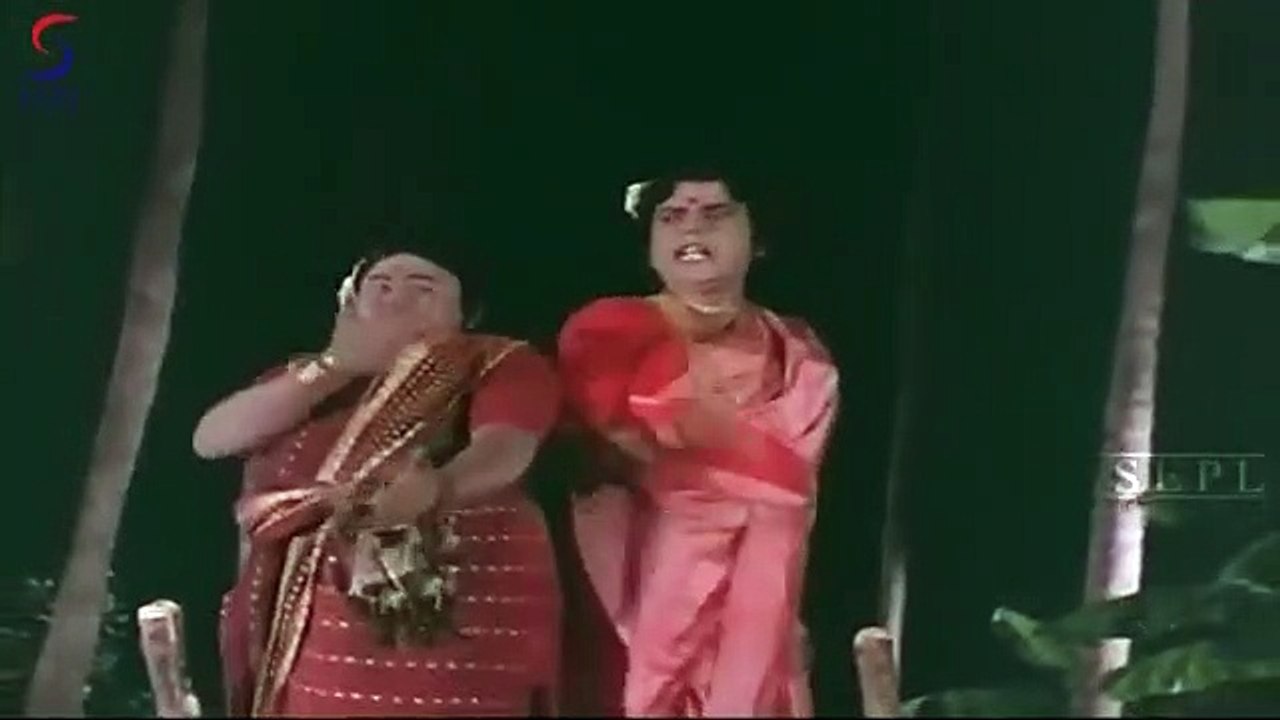 Siruvani Thanni Kudichi - Enga Ooru Kavalkaran