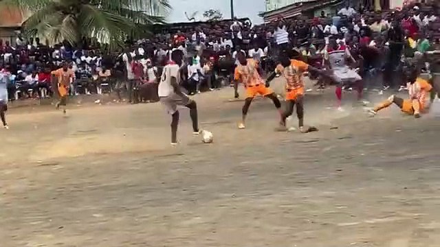 Quand le célèbre Titi Kone marque un but phénoménal en hommage à Arafat Dj, voici ce que ça donne !