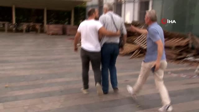 Ahmet Davutoğlu Sakarya'da vatandaş tarafından protesto edildi