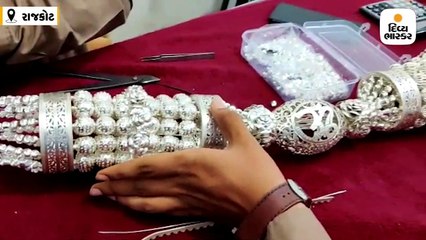 રાજકોટનાં સોનીએ બનાવેલો 11 કિલો ચાંદીનો હાર ગોકુળ-મથુરામાં ભગવાન શ્રીકૃષ્ણને અર્પણ કરાયો