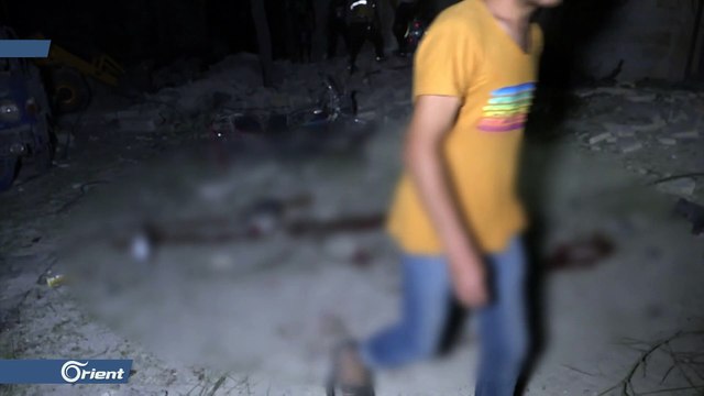 قتلى وجرحى في قصف بالبراميل المتفجرة على معرة النعمان بإدلب - سوريا