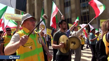 إيرانيون يتظاهرون في باريس ضد زيارة جواد ظريف