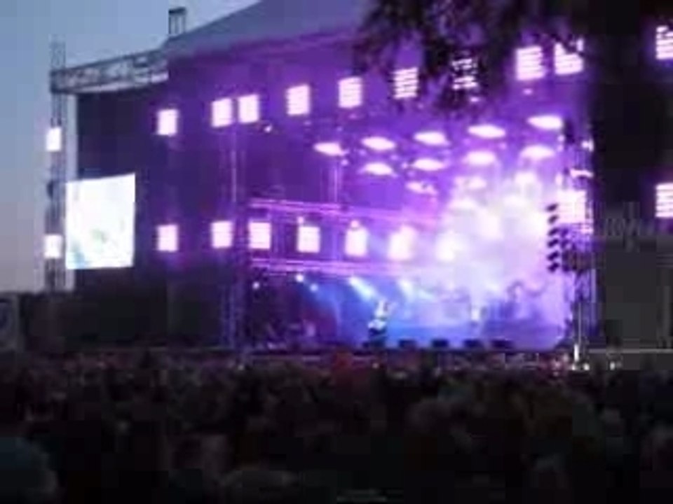 Korn - Shoot And Ladder (Live at Hultsfreds Festivalen)