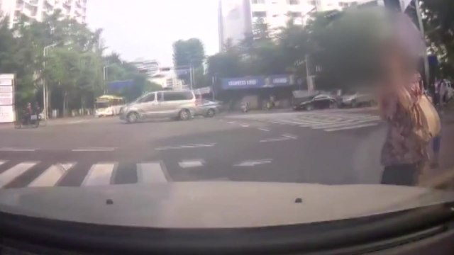 신호 교차로 사고 10건 중 2건은 우회전 사고 / YTN