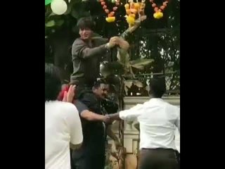 Shah Rukh Khan celebrates Dahi Handi
