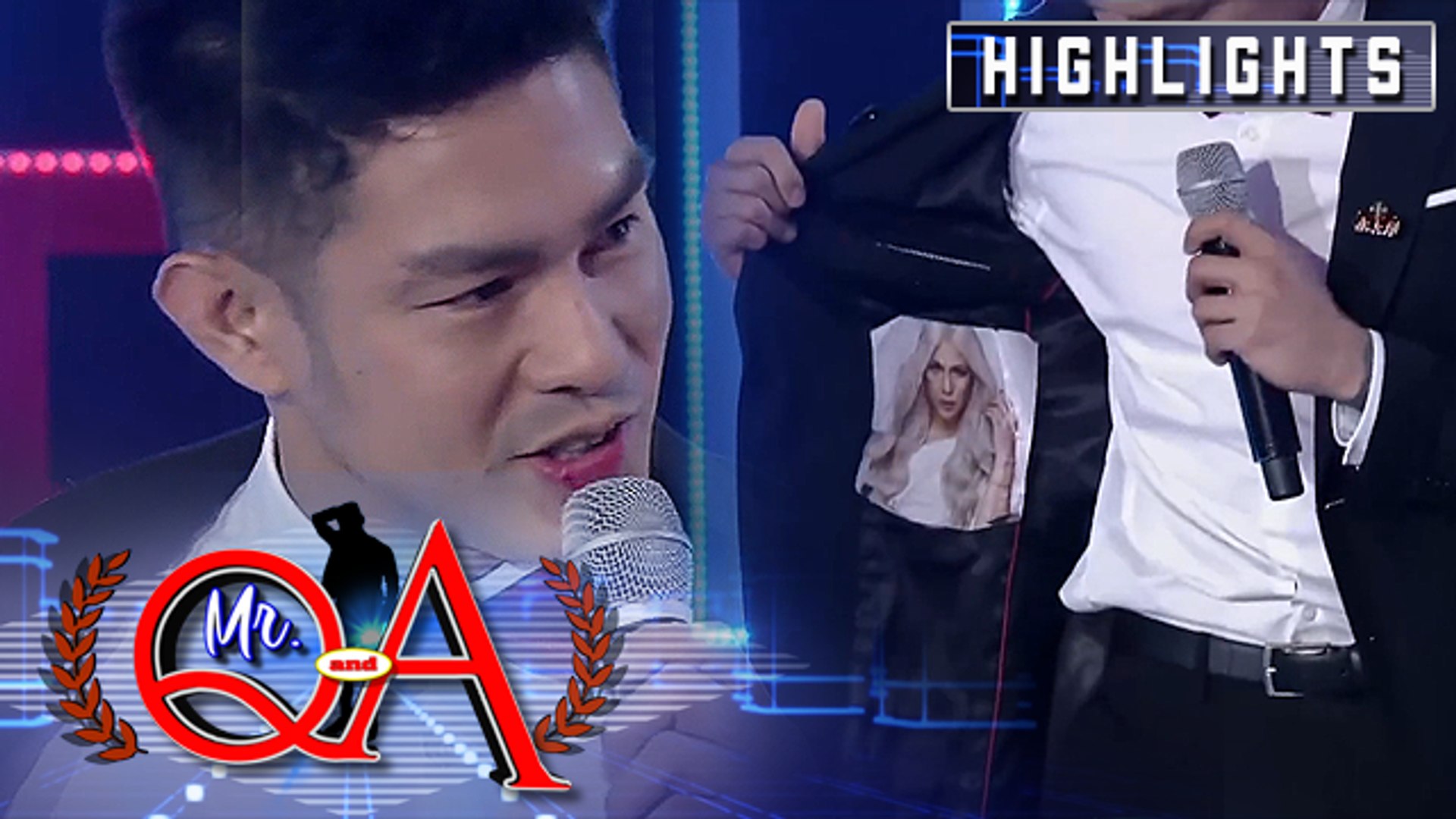 Ion shows off his customized Vice Ganda outfit | It's Showtime Mr Q and A