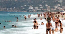 Antalya'ya gelen turist sayısı tüm zamanların rekorunu kırdı
