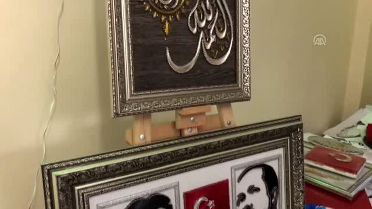 Hobi olarak başladığı filografide çivi ve teli sanata dönüştürüyor