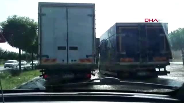 SAMSUN terme yolunda sel suları yolları kapladı