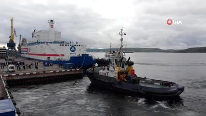 Dünyanın ilk yüzer nükleer güç ünitesi Akademik Lomonosov, Murmansk'tan Pevek'e doğru yola çıktı