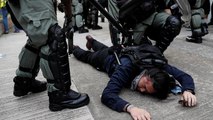 Hongkong: Polizei schlägt Demo gewaltsam nieder