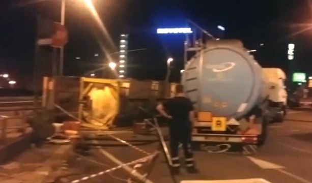 Genova - Si ribalta autocisterna carica di acido solfidrico (24.08.19)